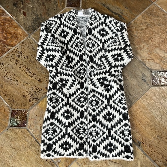 🍃💕NWOT Aztec Print Long Open Front Duster Cardigan US Size S/M - Picture 6 of 11